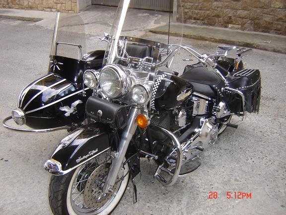 HARLEY SOFTAIL CON SIDECAR