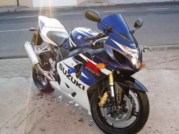 SUZUKI GSXR 750