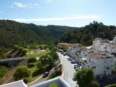 Apartamento con 3 dormitorios se vende en Benahavis, Costa del Sol