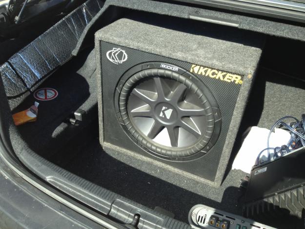 kicker amplificador y subwoofer