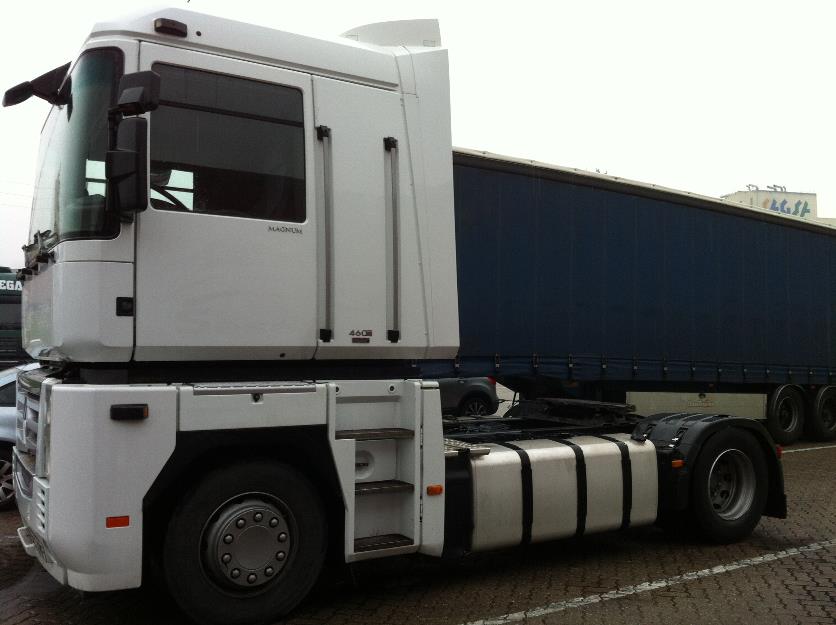 Renault Magnum dxi 460 con tarjeta de transporte MDP