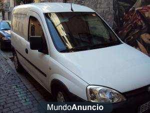 Se vende o cambio Opel Combo Cargo TDI Año 2006 116.000 2590€