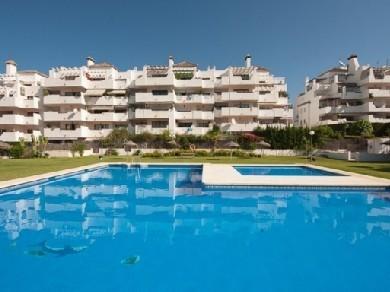 Apartamento con 3 dormitorios se vende en Estepona, Costa del Sol