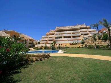 Apartamento con 2 dormitorios se vende en Estepona, Costa del Sol