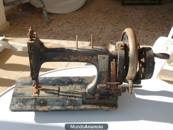 Vendo máquina de coser antigua