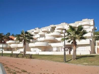 Apartamento con 3 dormitorios se vende en Estepona, Costa del Sol