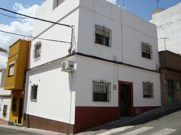 SE VENDE CASA EN LA BAJADILLA