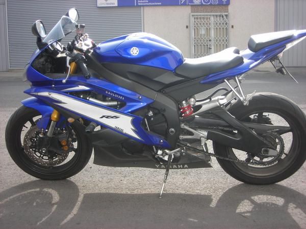 VENDO YAMAHA YZF R6 AÑO 2007