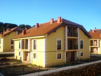 VIVIENDA URBANIZACION LAGOS AZULES-COMILLAS-CANTABRIA