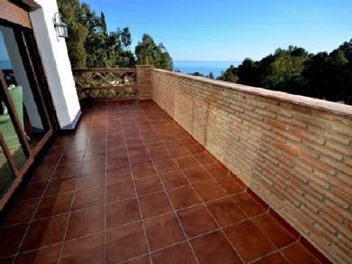 Chalet con 5 dormitorios se vende en Benalmadena Costa, Costa del Sol