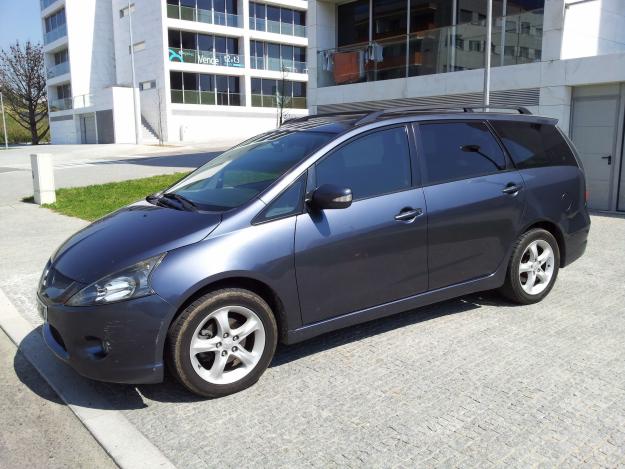 Mitsubishi Grandis 2.0 DID de 2007 80000km 7 lug