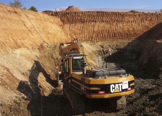 Excavadora de cadenas, Caterpillar 330B