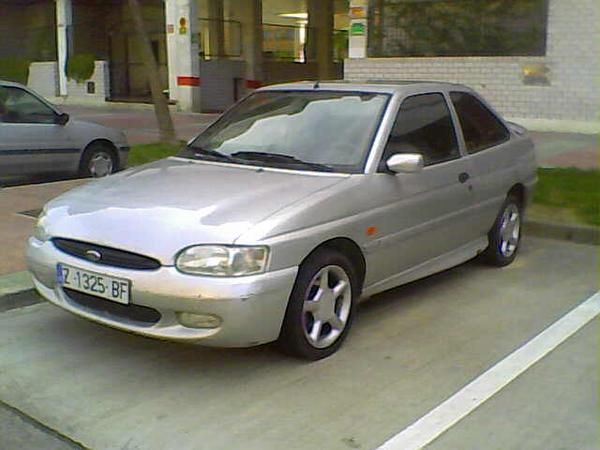 VENDO COCHE FORD XR3i