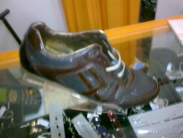 Vendo stock de zapatos por cierre de tienda.