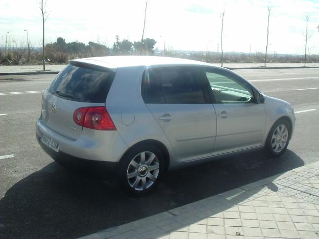 VOLKSWAGEN GOLF 1.6 FSI SPORTLINE  COMO NUEVO, CON EXCLUSIVA TAPICERIA DE PIEL+ EXTRAS