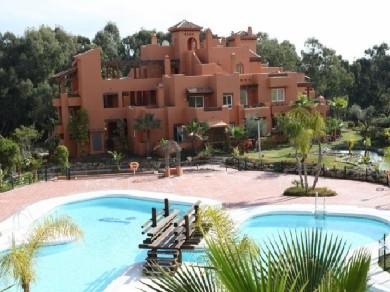 Apartamento con 2 dormitorios se vende en Marbella, Costa del Sol