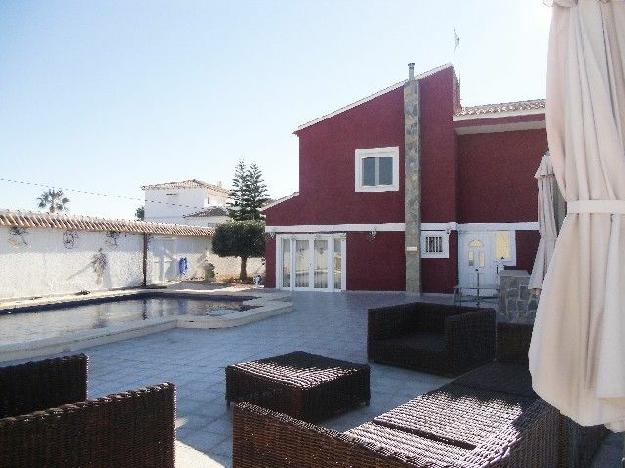 Chalet en venta en Villamartin, Alicante (Costa Blanca)