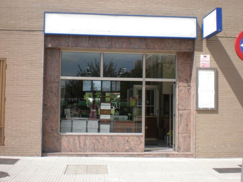 Se vende local comercial en La Calzada totalmente equipado