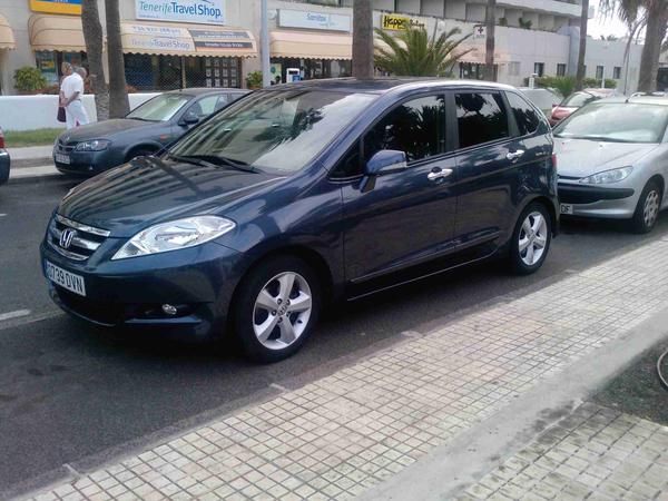 vendo honda fr-v executive con 3 años de vida