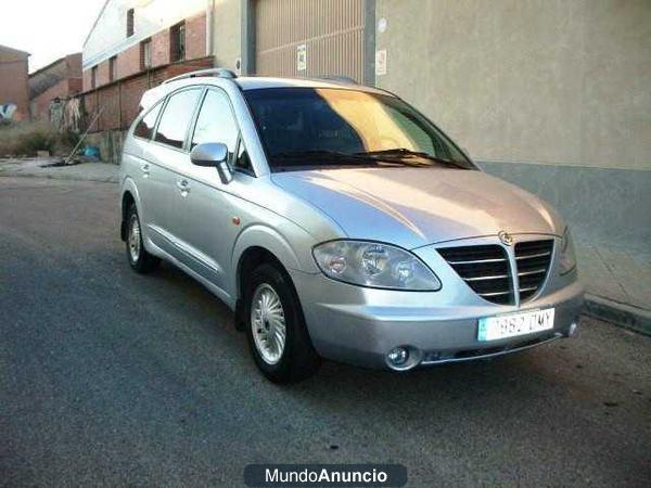 SsangYong Rodius 4WD LIMITED 2.7CDI *12 MESES