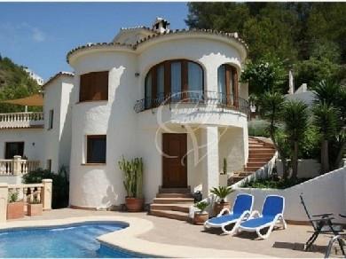 Chalet con 4 dormitorios se vende en Moraira, Costa Blanca