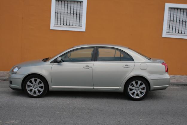 Vendo TOYOTA AVENSIS 2.0 D4D 14.500 euros ¡¡negociables!!! 2 AÑOS GARANTIA TOYOTA