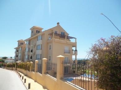 Apartamento con 2 dormitorios se vende en Marbella, Costa del Sol