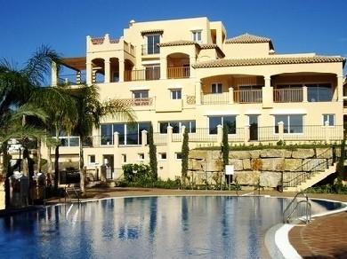 Apartamento con 3 dormitorios se vende en Estepona, Costa del Sol