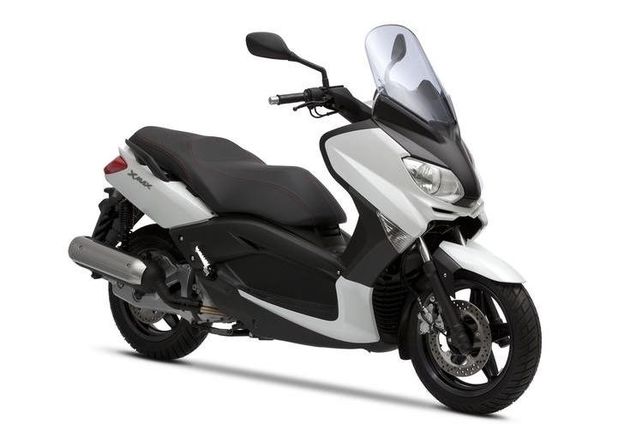 YAMAHA X-MAX 250