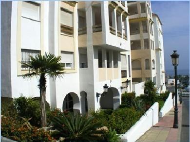 Apartamento con 2 dormitorios se vende en Estepona, Costa del Sol