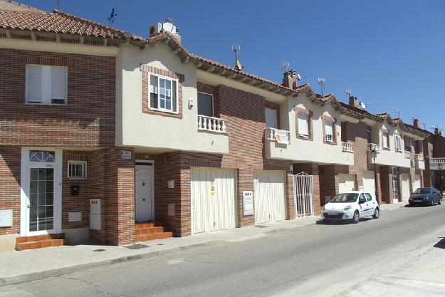 Casa adosada en Casarrubuelos