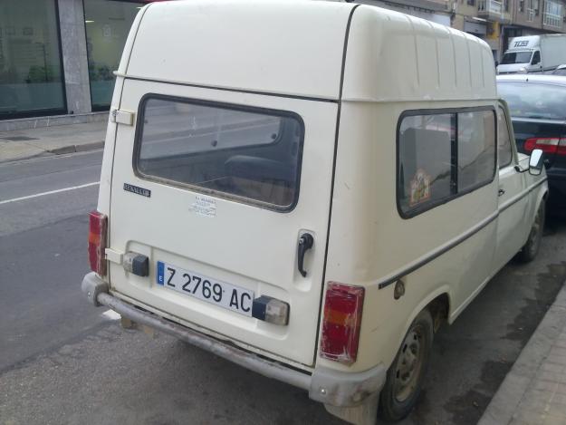 Coche clasico en perfecto estado