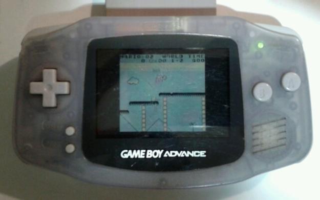 Gameboy advance transparente en muy buen estado, sin tapa de pilas.