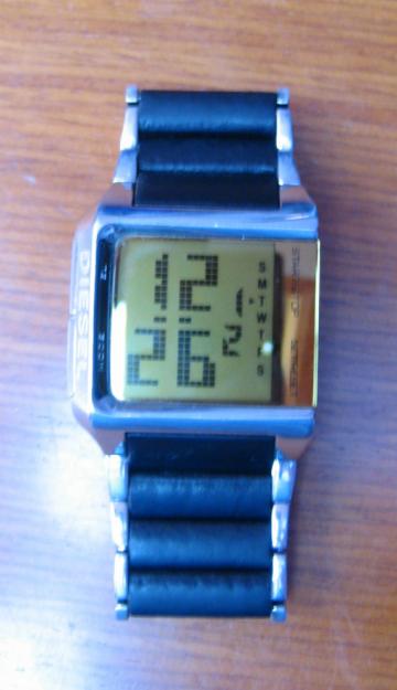 Vendo reloj digital diesel en perfecto estado