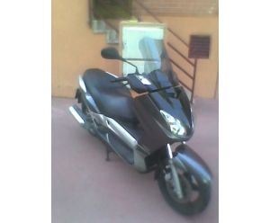 YAMAHA X-MAX 250