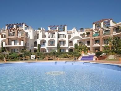 Apartamento con 3 dormitorios se vende en Marbella, Costa del Sol