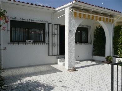 Bungalow con 2 dormitorios se vende en Pinar de Campoverde