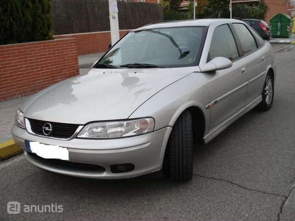 SE VENDE OPEL VECTRA SPORT 2.0 DTI 100 CV DEL 2001