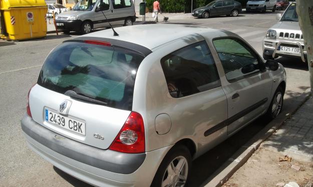 Se vende renault clio 1.2 en perfecto estado