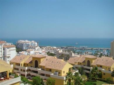 Apartamento con 3 dormitorios se vende en Estepona, Costa del Sol