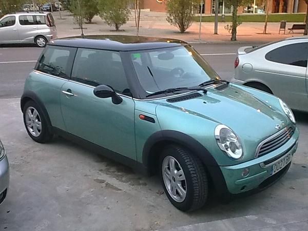 MINI MINI One, VERDE METALISADO, año 2002, 74000 km, Alfombrillas de velours (One),Asiento pasajero ajuste en altura (On