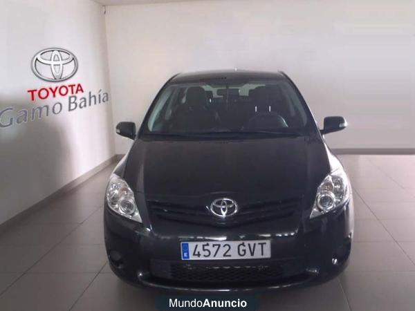 Toyota AURIS 1.4 D-4D live 5p