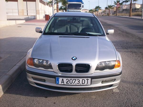 Vendo BMW 320 D FULL EQUIP como nuevo. 6000 euros