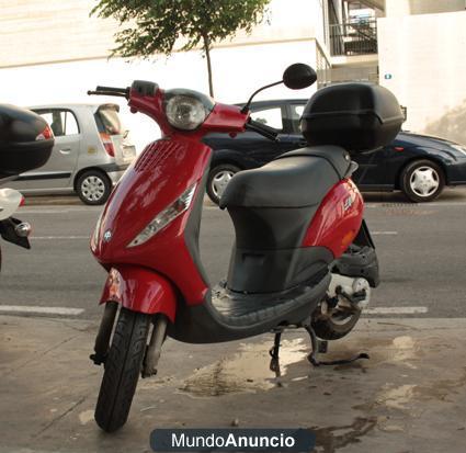 Vendo ciclomotor Piaggio Zip con maletero