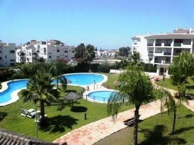 Apartamento con 2 dormitorios se vende en Marbella, Costa del Sol