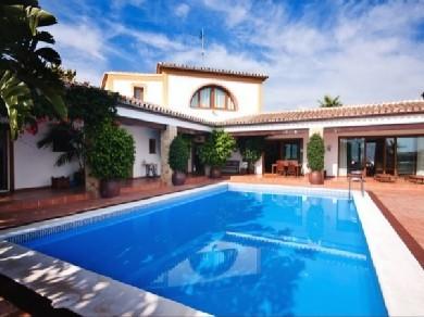 Chalet con 6 dormitorios se vende en Nerja, Costa del Sol, Axarquia