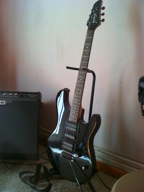 Vendo Guitarra electrica Yamaha RGX 121Z