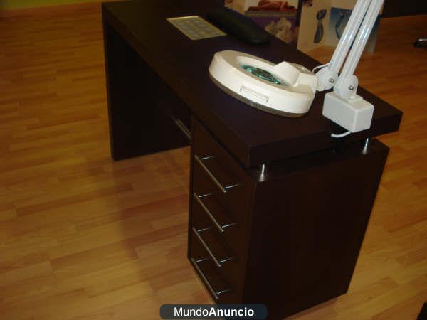 VENDO MESA DE MANICURA EN MADERA WENGUE