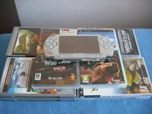 vendo un juego psp 2 semi-nueva sonny con una funda con 1 mes de uso 13 juegos 200 euros no bajo el precio por los juego