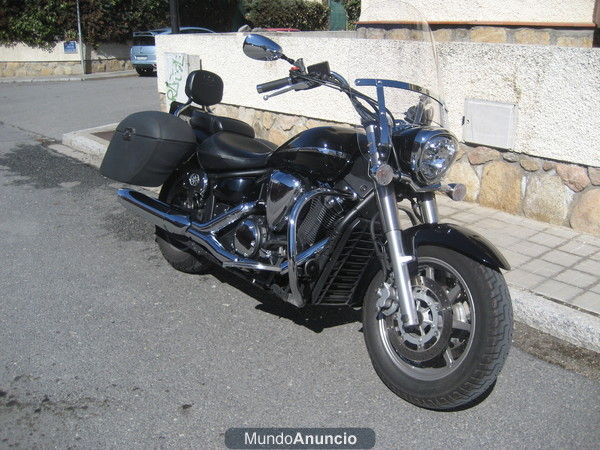 Yamaha XVS 1300 A Midnight Star   9.800  uros